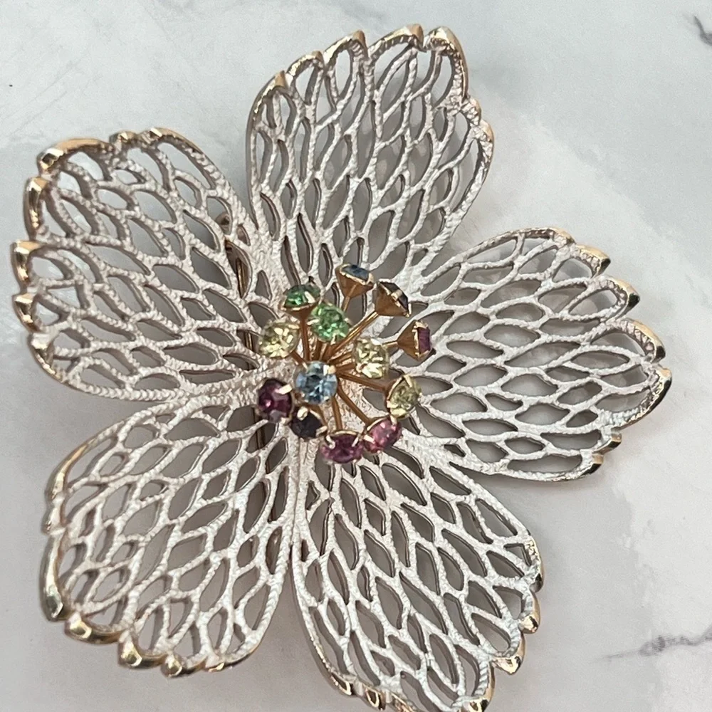 Vintage this brooch